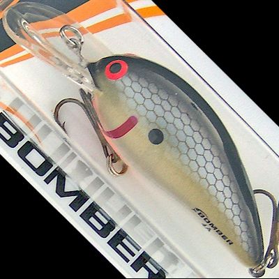 Bomber Model 4A ~ Medium Running Crankbait ~ Chrome Tennessee Shad