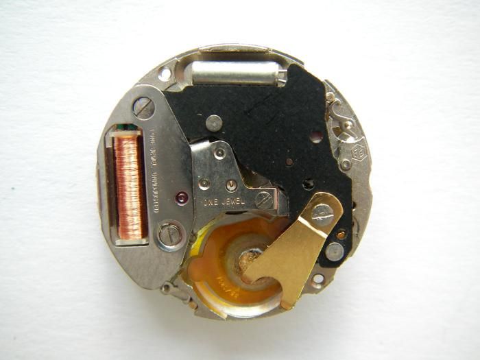 FE 6820 22 quartz watch movement running date  