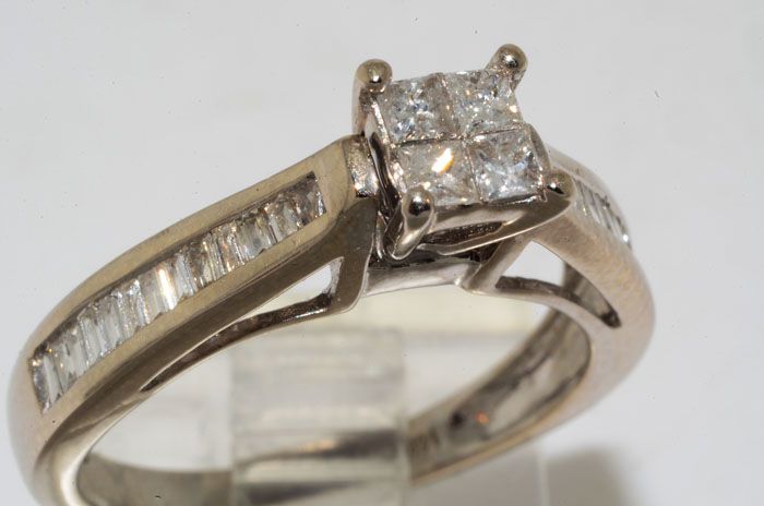 2500 .78CT PRINCESS & BAGUETTE CUT DIAMOND RING SIZE 7  