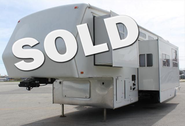 used rv 2007 RECON TOY TOYHAULER 2 SLIDE 2 A/C GENERATOR FREE DELIVER 