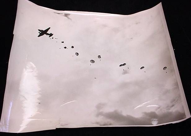 WWII Photo Plane Dropping Soldiers Parachutes Military  