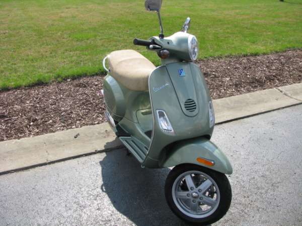 2008 Vespa LX 150 PERFECT CONDITION 2008 Vespa LX 150 PERFECT 