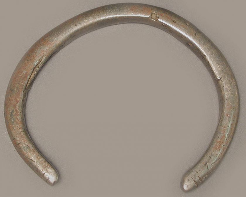   ETHNOGRAPHIC ASIAN METAL STEEL ALOR ISLANDS BRACELET INDONESIA ETHNIX