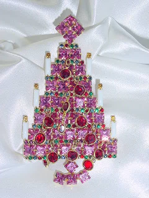 SIGNED VASARI CHRISTMAS TREE PIN with PINK SWAROVSKI CRYSTALS MIB 