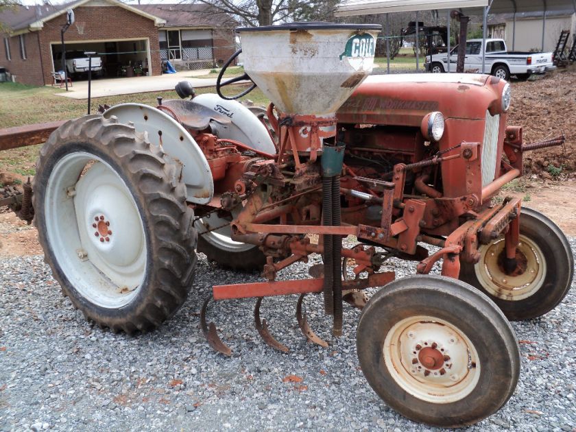   541 Workmaster OFFSET TRACTOR w/ CULTIVATORS & FERTILIZER ATTACHMENT