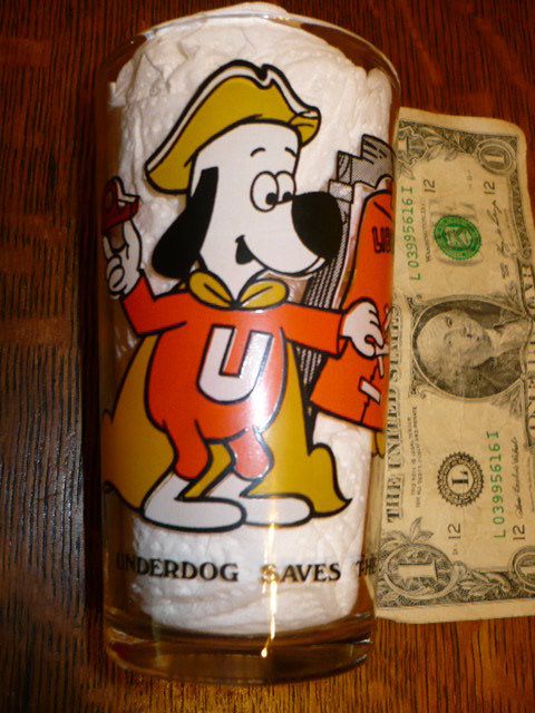 ARBYS COLLECTOR SERIES UNDERDOG SAVES BELL PROMO GLASS  