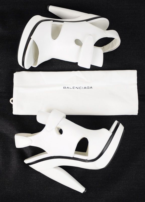 1,295 BALENCIAGA PLATFORM B&W SHOES SANDALS sz 38 7.5  