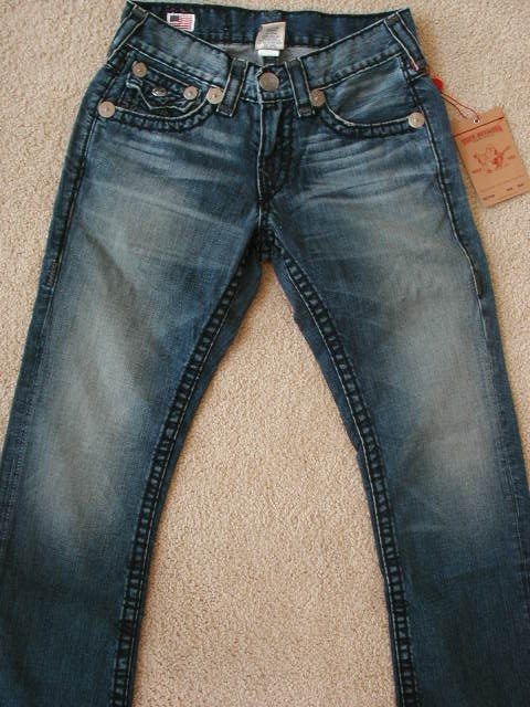 You are bidding on a brand new, 100% authentic True Religion mans 