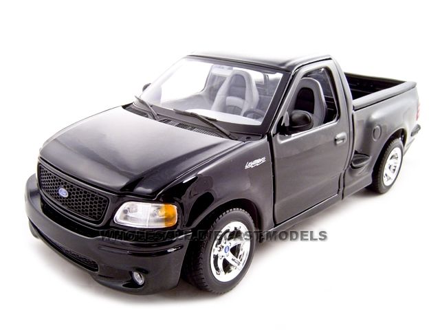 FORD SVT F 150 LIGHTNING BLACK 121 DIECAST MODEL CAR BY MAISTO 31141 