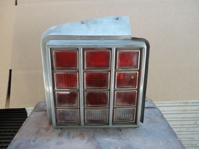 81 82 83 CUTLASS CALAIS R. TAIL LIGHT 4 DR SDN  