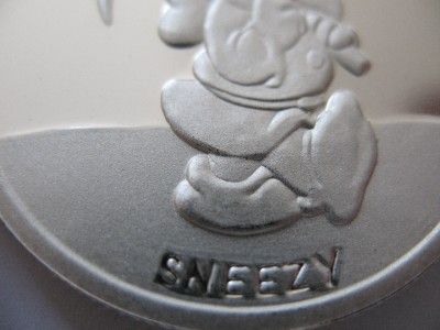   SILVER SNOW WHITE 7 DWARFS SNEEZY 50TH ANNIVERSARY DISNEY COIN +GOLD