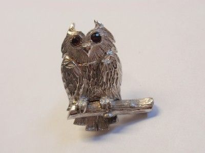 VINTAGE 1990S 18CT WHITE.G. OWL ON MOVING BRANCH BROOCH  