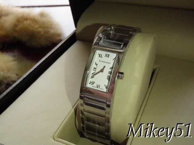 NEW IN BOX AUTHENTIC BURBERRY BU1501 LADIES WHITE FACE STAINLESS 