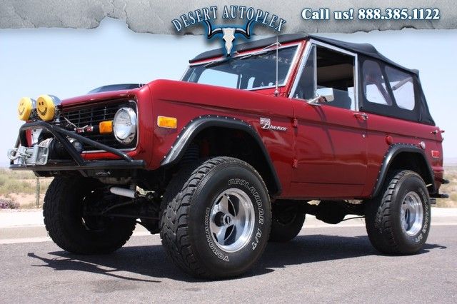 Ford  Bronco Custom Class in Ford   Motors
