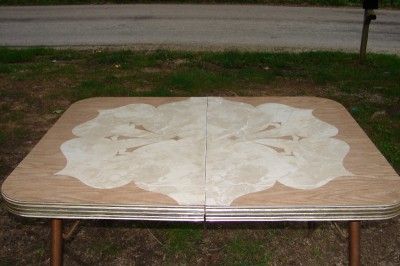 ANTIQUE BEAUTIFUL FORMICA KITCHEN TABLE W/LEAF  