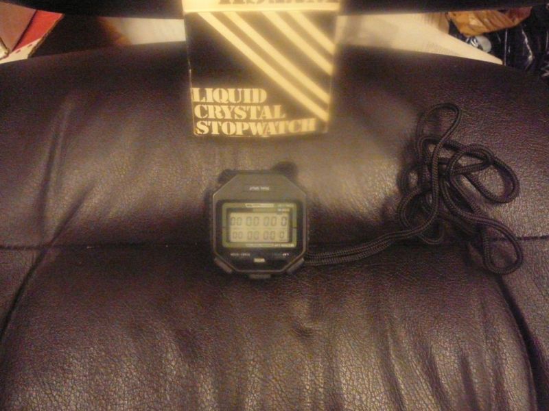 LIQUID CHYSTAL STOP WATCH NO JUNK HERE MUST SEE NIB  