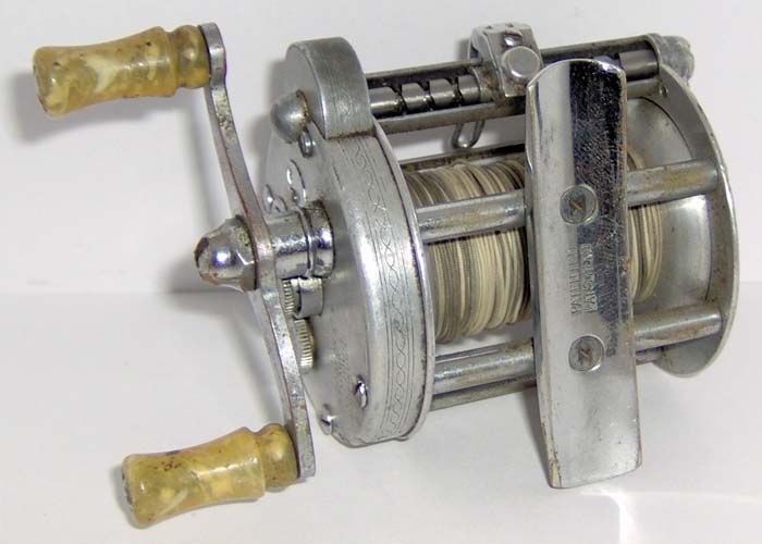 VINTAGE PFLUEGER JEWELED NOBBY CASTING REEL No. 1963 WORKS & ALL 