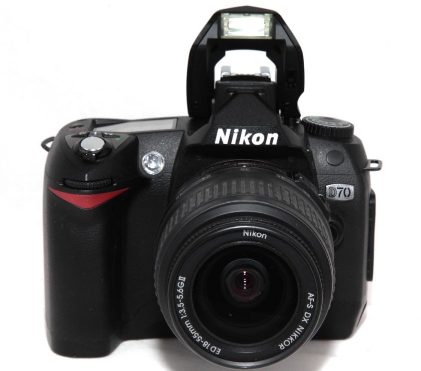 Nikon D70 Professional Digital SLR Camera + NIKKOR AF S DX 18 55mm 