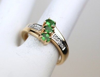 14K TSAVORITE AND DIAMOND RING  