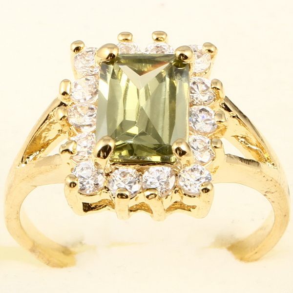 GORGEOUS PRINCESS GREEN PERIDOT *A103* RING  