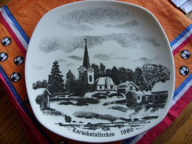 FIGGJO FLINT NORWAY LARVIK PLATE 1980 OLD CHURCH  