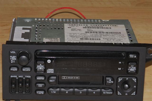   1995 2000 jeep stereo CHRYSLER AUTO CAR CD cassette PLAYER P04704383AE