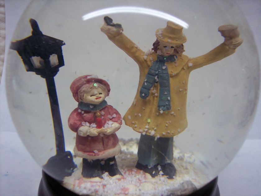 Snowdome Snow Globe Plays Christmas Music Wood Base Caroling  