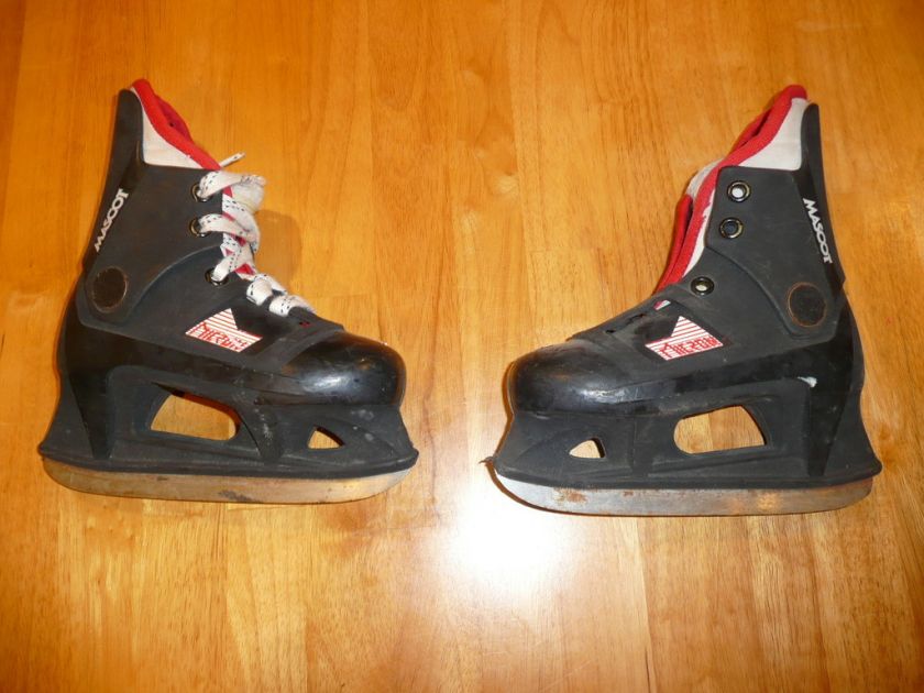 Mascot Micron Youth Ice Skates Size 12 13  