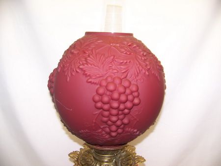 GORGEOUS RED GRPAPE GWTW TABLE PARLOR LAMP  