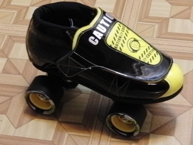   Caution Tapes NIB Quad Speed Skate Limited Edition Black/Yell  