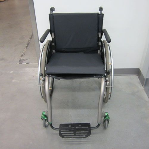 TiLite 18X17 ZRA Titanium Wheelchair SN 34797  